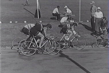 Negative - Bendigo Thousand 1962 - Cycling, Allan Doney, 1950 -1970