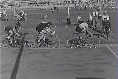 Negative - Bendigo Thousand 1962 - Cycling, Allan Doney, 1950 -1970