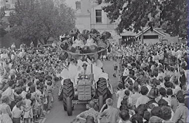 Negative - Bendigo Easter Fair 1964 - Float, Allan Doney, 1950 -1970