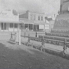 Negative - Gold Monument - Bendigo Businesses, Allan Doney, 1950 -1970