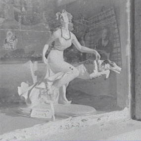 Negative - Statue Bendigo - Promenade - Business, Allan Doney, 1950 -1970