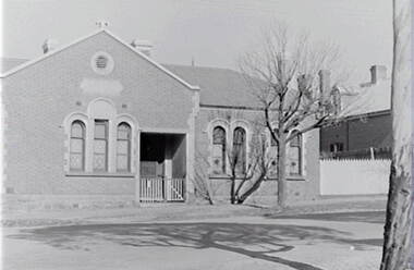 Negative - Barnard Street Bendigo - Pearce's School, Allan Doney, 1950 -1970