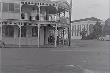Negative - Metropolitan Hotel Bendigo - State Public Offices, Allan Doney, 1950 -1970