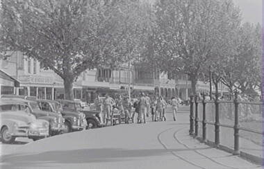 Negative - Pall Mall Bendigo - Soldiers, Allan Doney, 1950 -1970