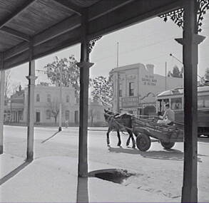 Negative - Eaglehawk - Street - Park Hotel - State Savings Bank, Allan Doney, 1950 -1970