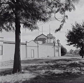 Negative - Bendigo Baths - Building, Allan Doney, 1950 -1970
