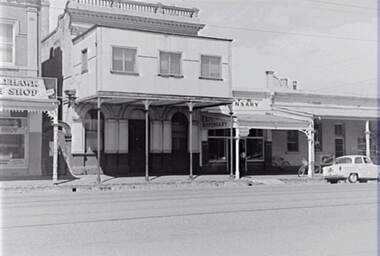 Negative - Eaglehawk - Street - Businesses - Fish Shop - EUFS, Allan Doney, 1950 -1970