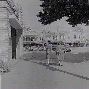 Negative - Charing Cross - Information Centre - Pall Mall Bendigo - Girl Guides, Allan Doney, 1950 -1970