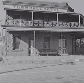 Negative - Castlemaine - Town Hall Hotel, Allan Doney, 1950 -1970