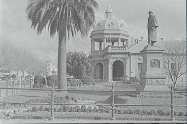 Negative - Lansell statue Bendigo - Gardens - RSL, Allan Doney, 1950 -1970