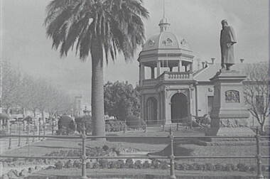Negative - Lansell statue Bendigo - Gardens - RSL, Allan Doney, 1950 -1970