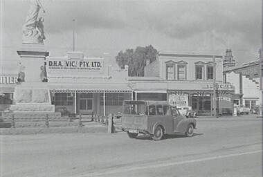 Negative - Gold Monument - Pall Mall Bendigo - Businesses - Drug Houses of Australia, Allan Doney, 1950 -1970