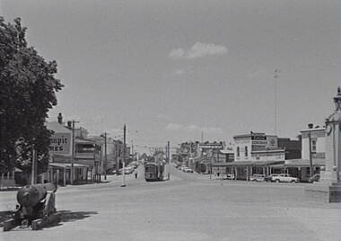 Negative - Eaglehawk - Street - Cannon - Monument - Tram, Allan Doney, 1950 -1970