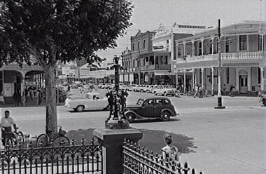 Negative - Williamson Street Bendigo- Shamrock Hotel Bendigo - ANZ, Allan Doney, 1950 -1970