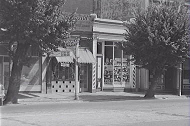 Negative - Bendigo Businesses - Hairdresser - Tobacconist - Coffee Lounge, Allan Doney, 1950 -1970