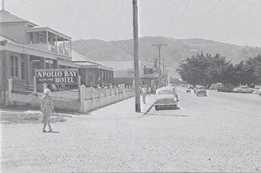 Negative - Apollo Bay - Street - Hotel, Allan Doney, 1950 -1970