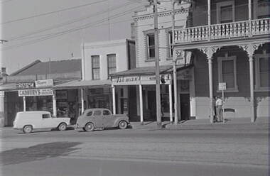 Negative - View Street Bendigo - Rifle Brigade Hotel Bendigo, Allan Doney, 1950 -1970