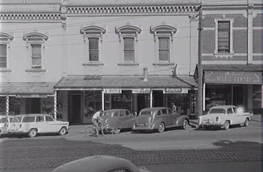Negative - View Street Bendigo - Businesses - Music Centre, Allan Doney, 1950 -1970