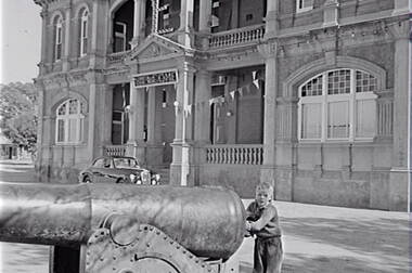 Negative - Eaglehawk - Town Hall - Cannon, Allan Doney, 1950 -1970