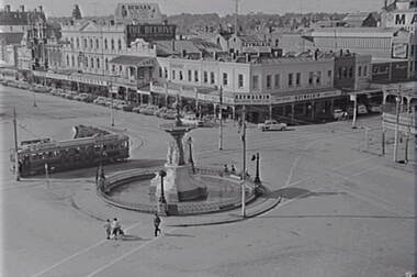 Negative - Alexandra Fountain Bendigo - Pall Mall Bendigo - Mitchell Street - Tram, Allan Doney, 1950 -1970