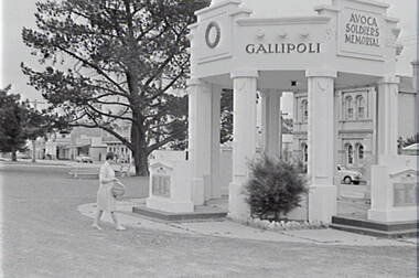Negative - Avoca - Soldiers Memorial - Park, Allan Doney, 1950 -1970
