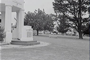 Negative - Avoca - Soldiers Memorial - Park, Allan Doney, 1950 -1970