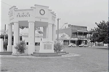 Negative - Avoca - Soldiers Memorial - Park - Harrison’s Cafe, Allan Doney, 1950 -1970