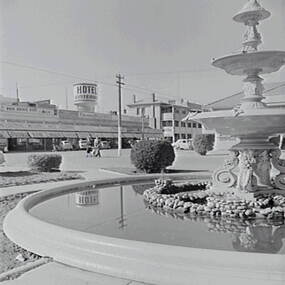 Negative - Redcliffs, Mildura - Fountain, Allan Doney, 1950 -1970