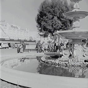 Negative - Redcliffs, Mildura - Fountain, Allan Doney, 1950 -1970