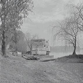 Negative - Redcliffs, Mildura - Paddle Steamer, Allan Doney, 1950 -1970