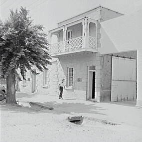 Negative - Specimen Cottage Bendigo, Allan Doney, 1950 -1970