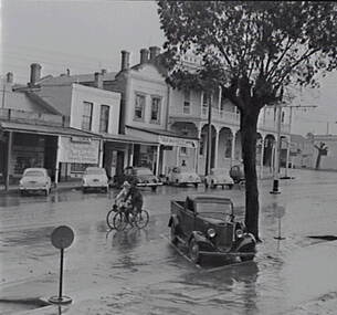 Negative - Street Bendigo - Rifle Brigade Hotel Bendigo - Businesses, Allan Doney, 1950 -1970