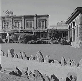 Negative - Town Hall Gardens - Lyttleton Terrace, Allan Doney, 1950 -1970