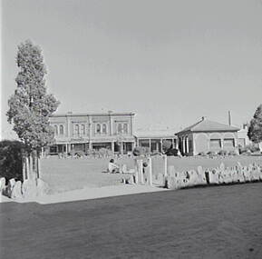 Negative - Town Hall Gardens - Lyttleton Terrace, Allan Doney, 1950 -1970