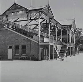 Negative - Bendigo Queen Elizabeth Oval, Allan Doney, 1950 -1970