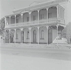 Negative - Gold Mines Hotel Bendigo, Allan Doney, 1950 -1970