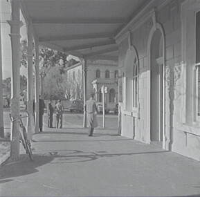 Negative - Rifle Brigade Hotel Bendigo, Allan Doney, 1950 -1970