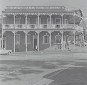 Negative - Rifle Brigade Hotel Bendigo, Allan Doney, 1950 -1970