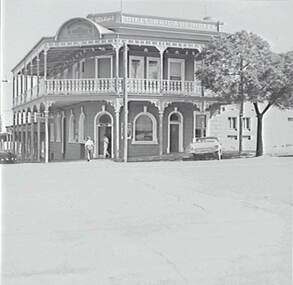 Negative - Rifle Brigade Hotel Bendigo, Allan Doney, 1950 -1970
