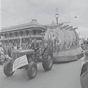 Negative - Bendigo Easter Fair - Float - Gas, Allan Doney, 1950 -1970