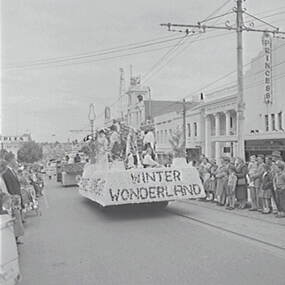 Negative - Bendigo Easter Fair - Float - Winter Wonderland, Allan Doney, 1950 -1970