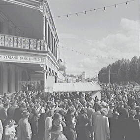 Negative - Bendigo Easter Fair 1953 - Crowds - ANZ Bank, Allan Doney, 1950 -1970