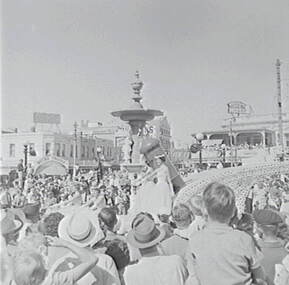 Negative - Bendigo Easter Fair 1956 - Parade - Float, Allan Doney, 1950 -1970