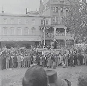 Negative - Bendigo Easter Fair 1957 - Parade - Cohn Bros. Float, Allan Doney, 1950 -1970