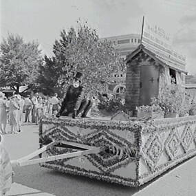 Negative - Bendigo Easter Fair 1959 - Float, Allan Doney, 1950 -1970