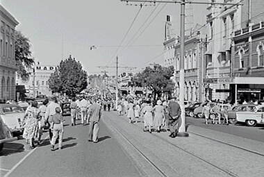Negative - Bendigo Easter Fair 1962 - Crowds - View Street Bendigo, Allan Doney, 1950 -1970