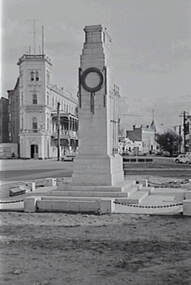 Negative - Cenotaph Bendigo and City Family, Allan Doney, 1950 -1970