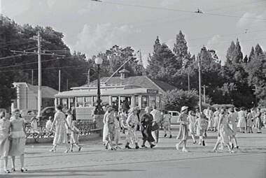 Negative - Alexandra Fountain Bendigo - View Point - Tram, Allan Doney, 1950 -1970