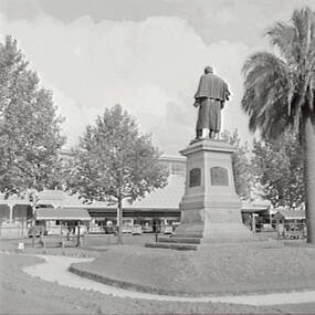 Negative - Lansell Statue - Pall Mall Bendigo - Myers, Allan Doney, 1950 -1970