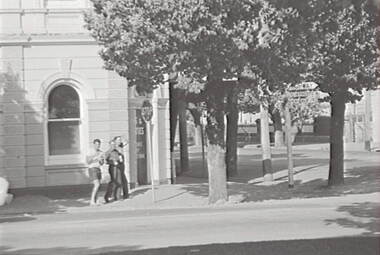 Negative - Black Swan Hotel Bendigo - Gillies, Allan Doney, 1950 -1970